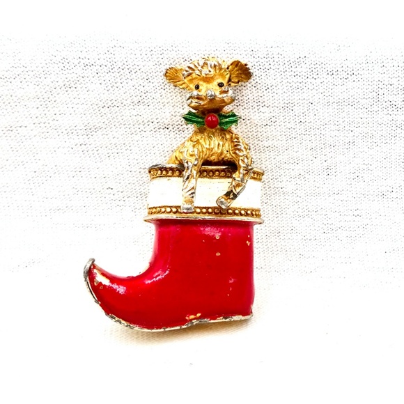 TWO CHRISTMAS STOCKING PINS Dog & Cat in Stockings - Picture 6 of 11